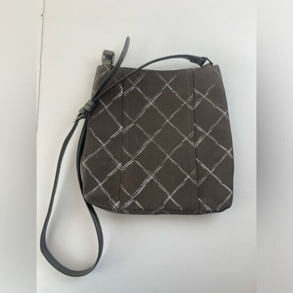 Vera Bradley Silver Nylon Crossbody Shoulder Bag Purse Diamond Pattern Adj Strap - Picture 3 of 11